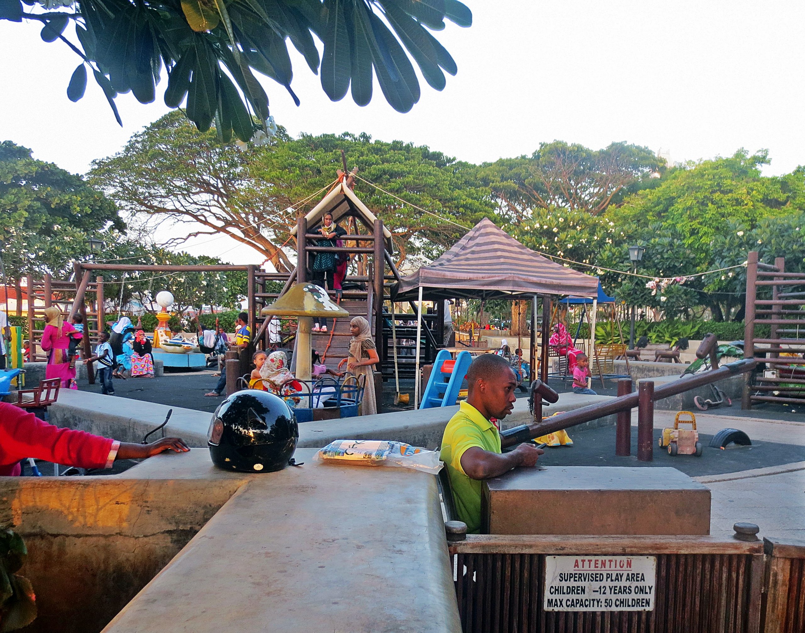 kids-forodhani-playground